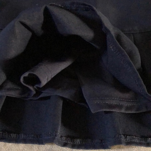 ๐ Girls pleated skirt ๐ - Picture 6 of 7